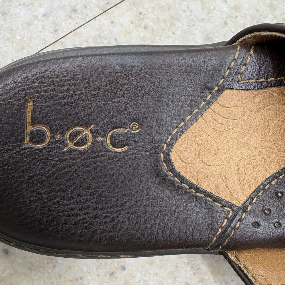 B.O.C. Women Sz 7M Leather Sandals Toe Loop Brown Alisha Born Flat - Picture 3 of 8